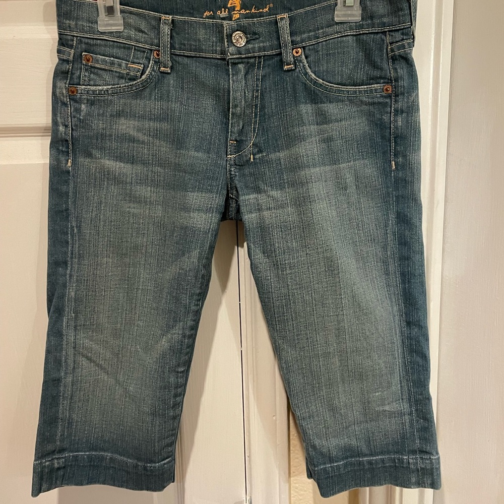 7 for all mankind straight leg cut cropped. Size 27